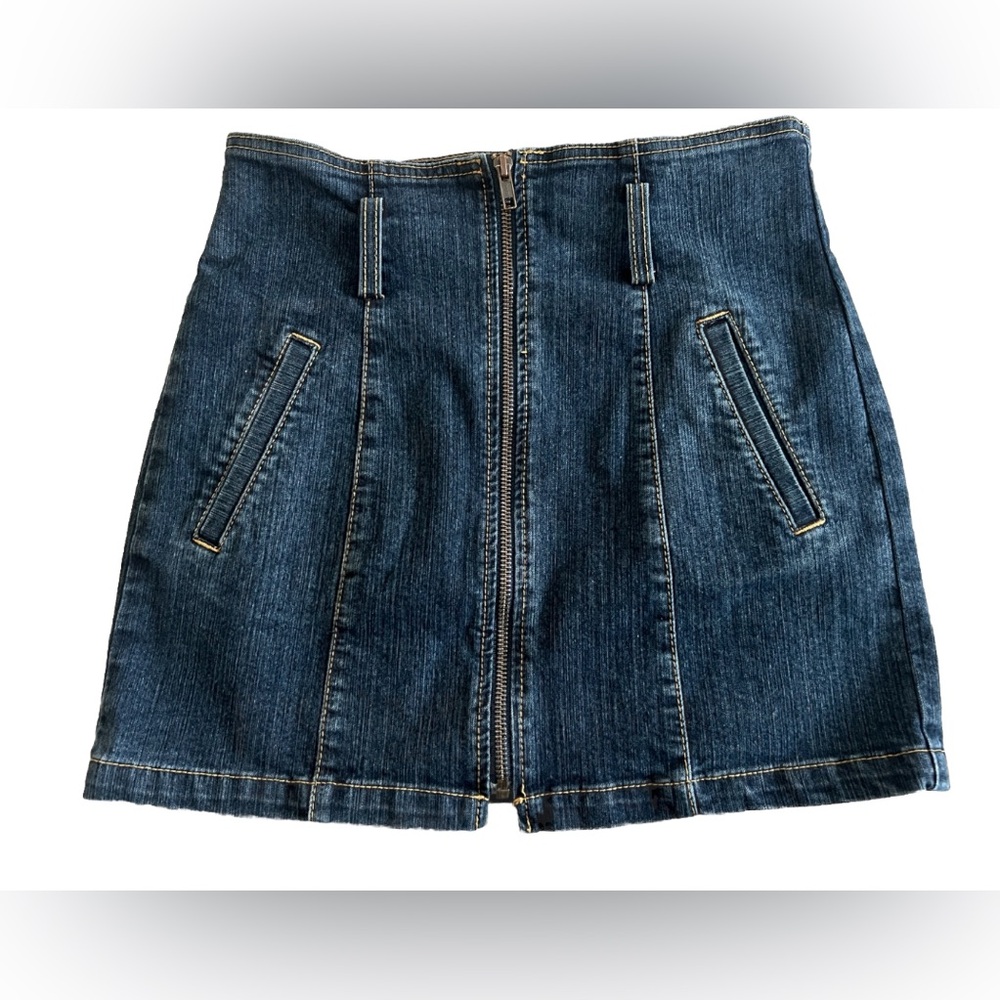 CARMAR Los Angeles Dark Wash Full Zip Denim Pencil Mini Skirt Sz 27  Waist: 29”